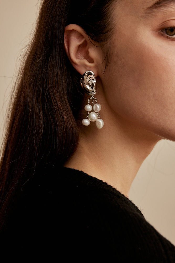 Grotto with Pearl Earrings
