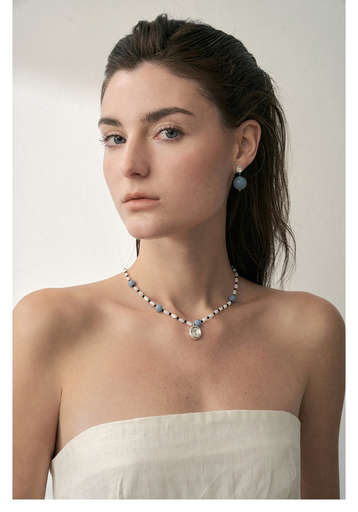 Shell-motif  Pendant Necklace