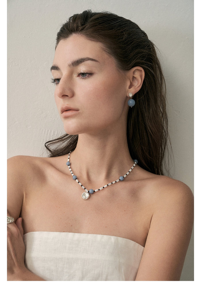 Shell-motif  Pendant Necklace
