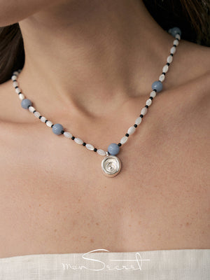 Shell-motif  Pendant Necklace