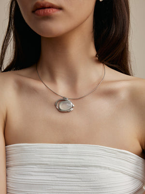 
            
                Load image into Gallery viewer, Flowing Sleeve Necklace
            
        