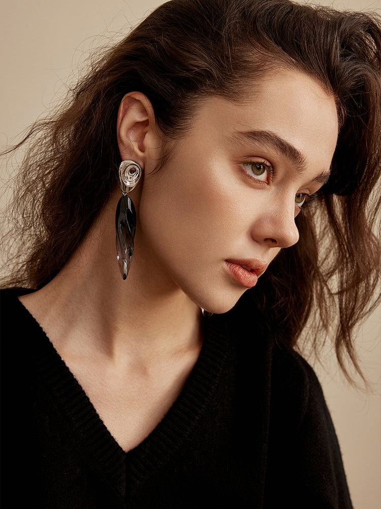 
            
                Load image into Gallery viewer, Windy Twisted Stone Earrings
            
        