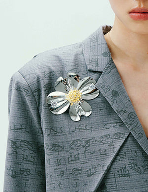 BLOOMING APRIL BROOCH