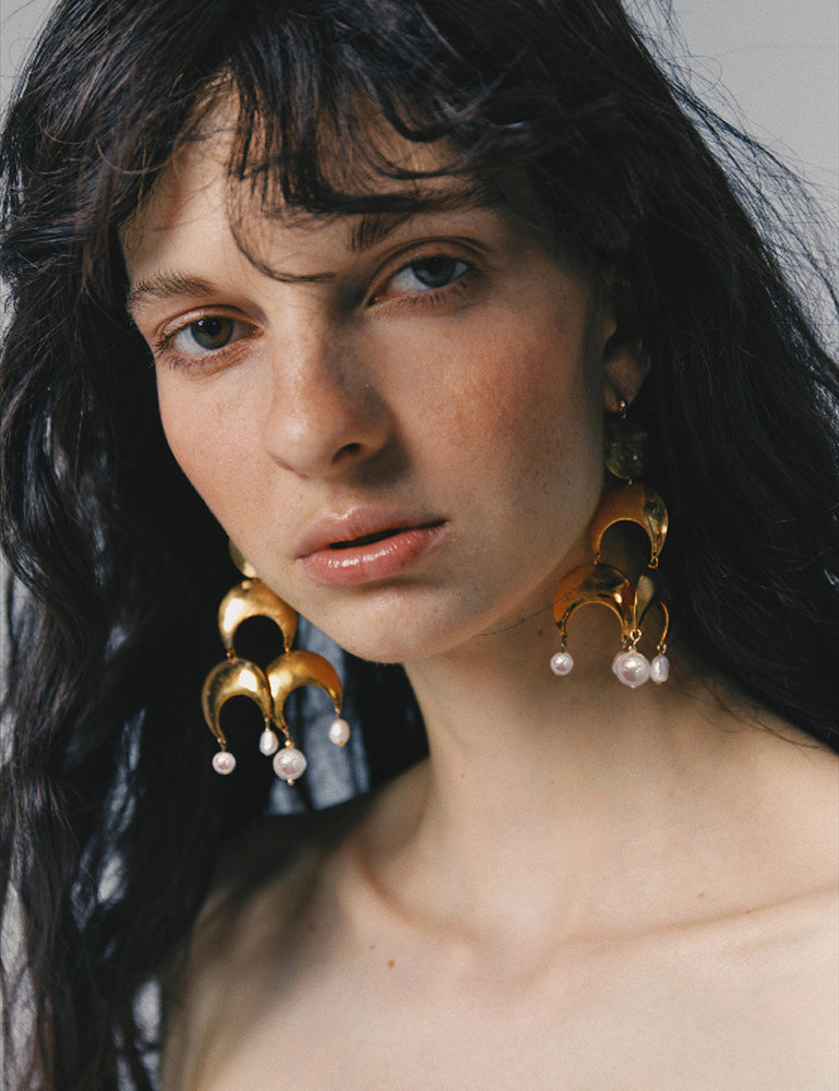 MOON PHASE PEARL DROP