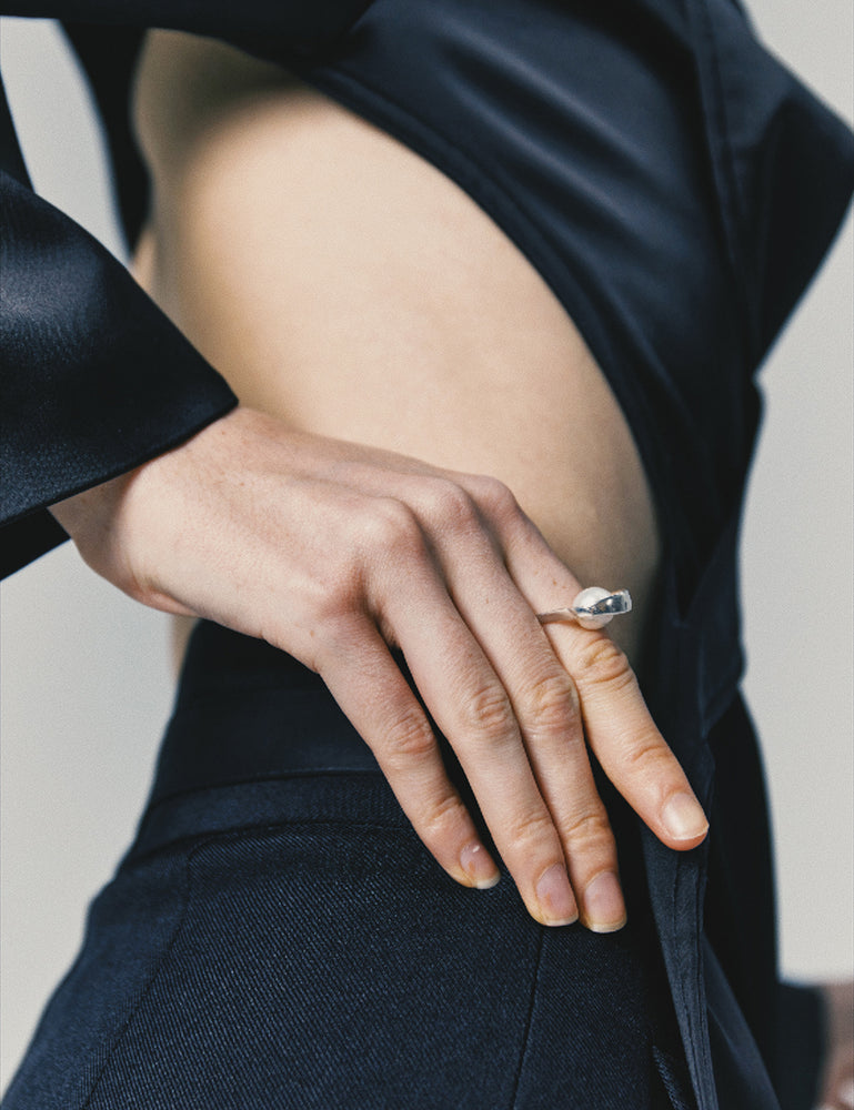 EMBRACE PEARL RING